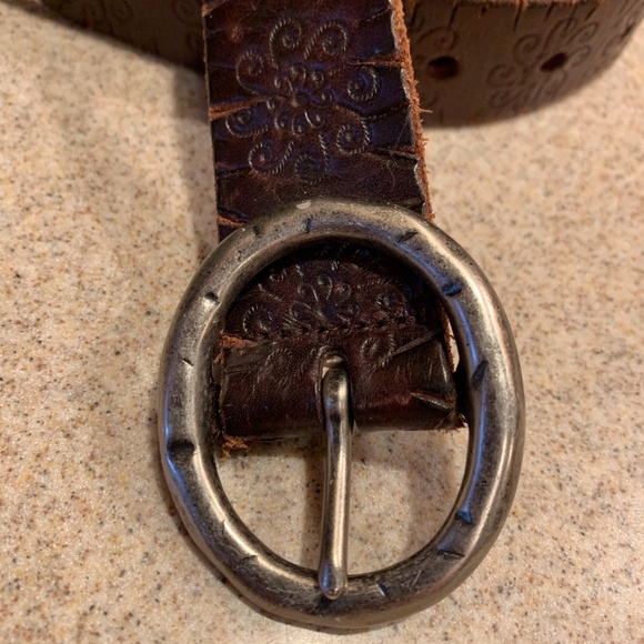 GAP Accessories - Women's Gap Distressed Leather Belt SIZE-SM/MED